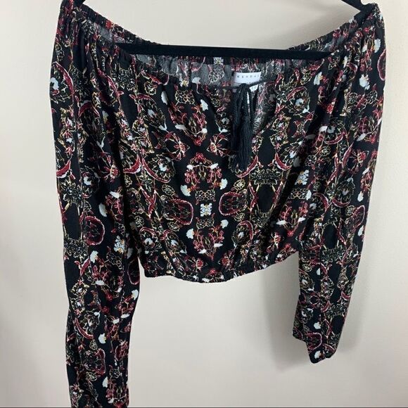 Kendall & Kylie Off Shoulder Black Floral Crop S (G1) - Picture 13 of 13